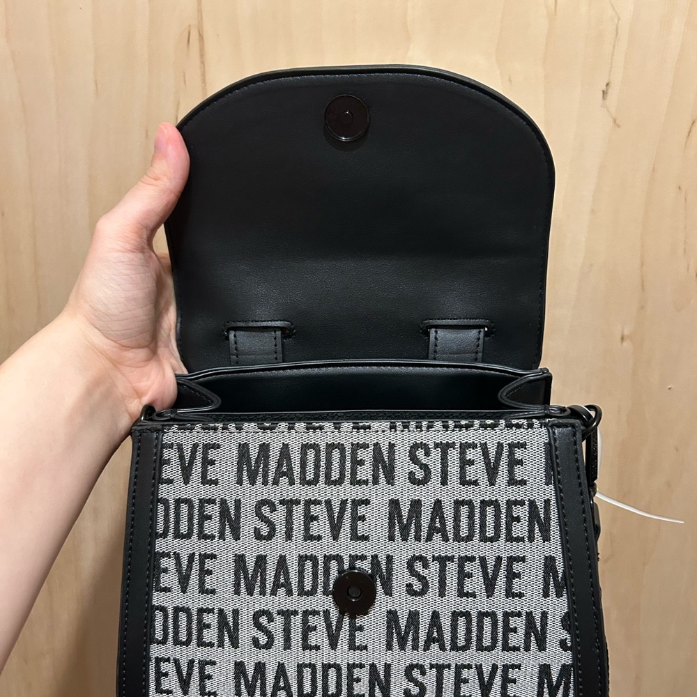 Steve Madden Black and White Women’s Messenger Bag NWT - Picture 6 of 10